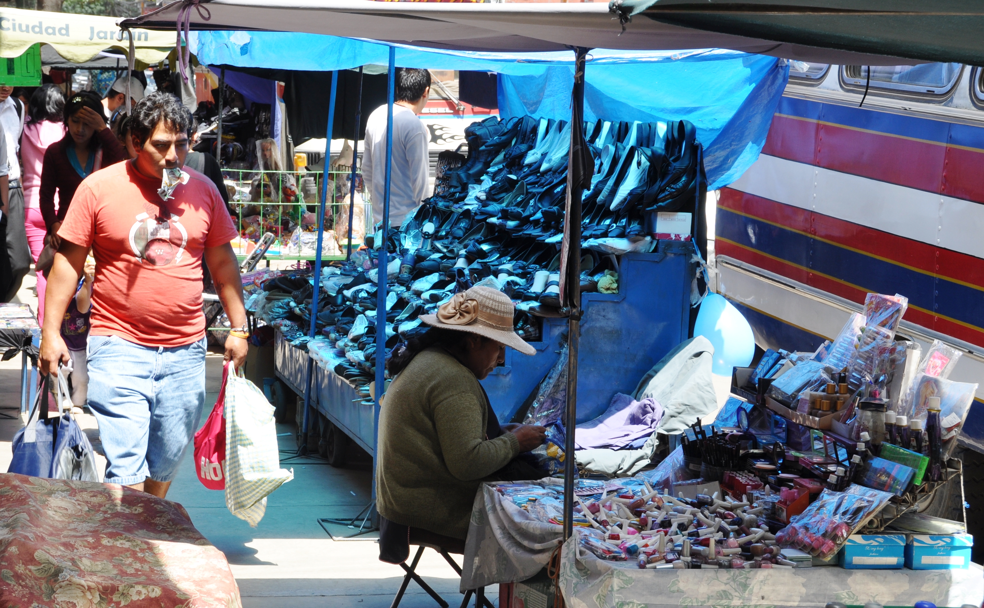 La economía informal genera empleo Imagen 2